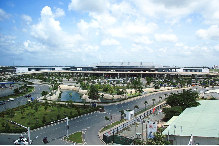 Tan Son Nhat International Airport (1)