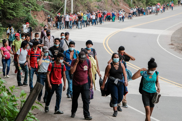 2021 01 16t011435z270774354rc2p8l9hohv4rtrmadp3usa Immigration Caravan 16109266780681047311098 1