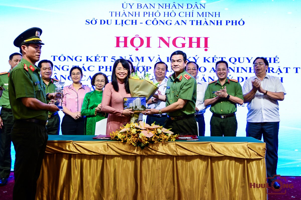 7259fe72af137e06d5d7884264d5496f 1