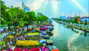 Cho Hoa Binh Dong Ivivu 370x215 1