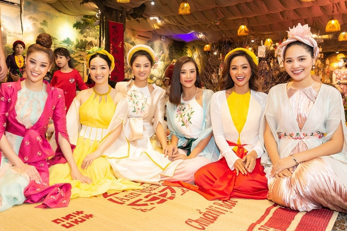 Dan Hoa Hau Du Tiec Xuan Cua Vu Thu Phuong Ab8 5540761 1