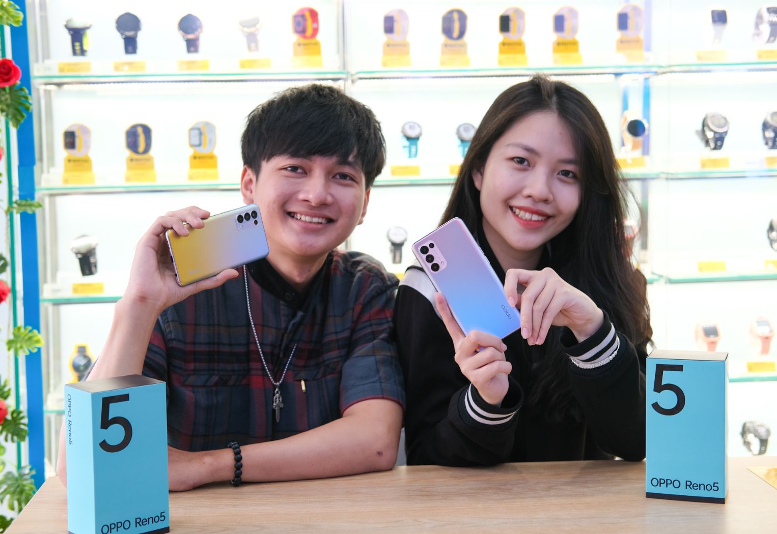 2.1. Mở Bán Oppo Reno5 Tại Thế Giới Di Động 2 1