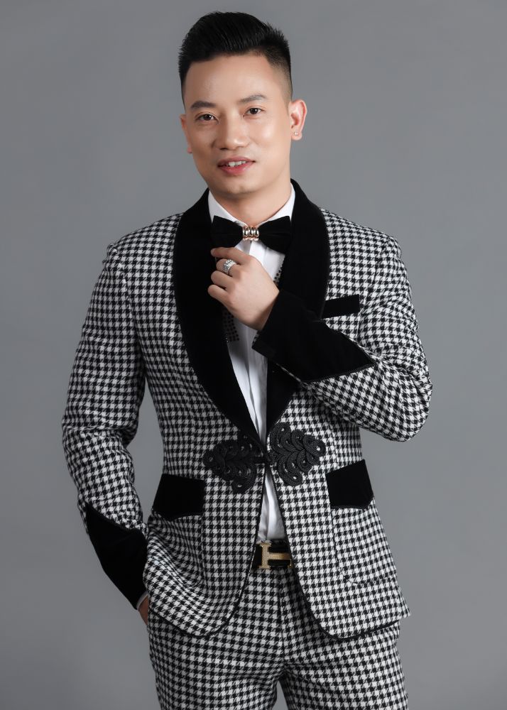 Doanh Nhan Truong Van Long Thanh Cong Den Tu Su No Luc Va Mong Muon Cong Hien Cho Xa Hoi. 1