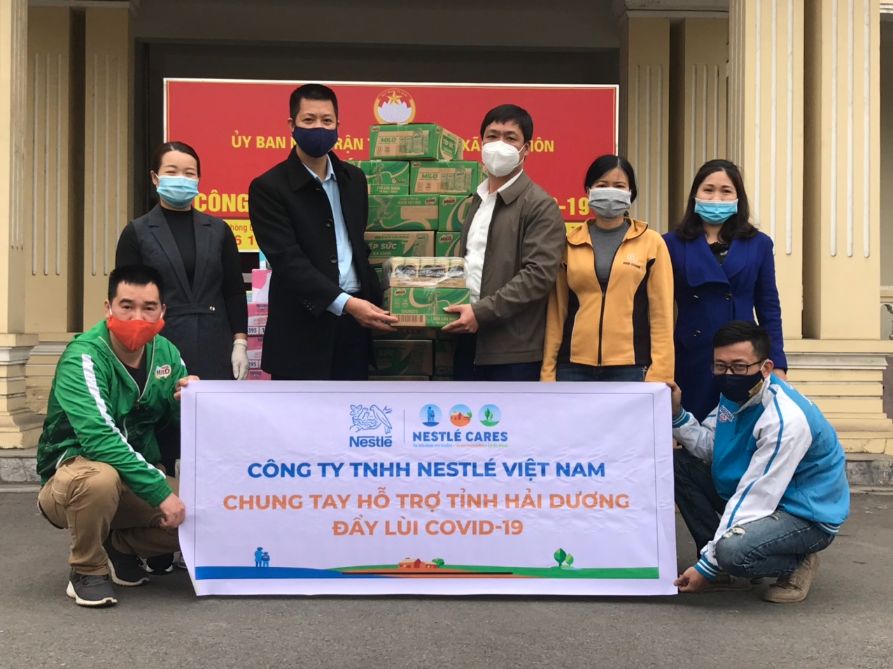 Đại Diện Nestlé Chuyển Quà Hỗ Trợ Chống Dịch Covid 19 Tại Huyện Kinh Môn Hải Dương