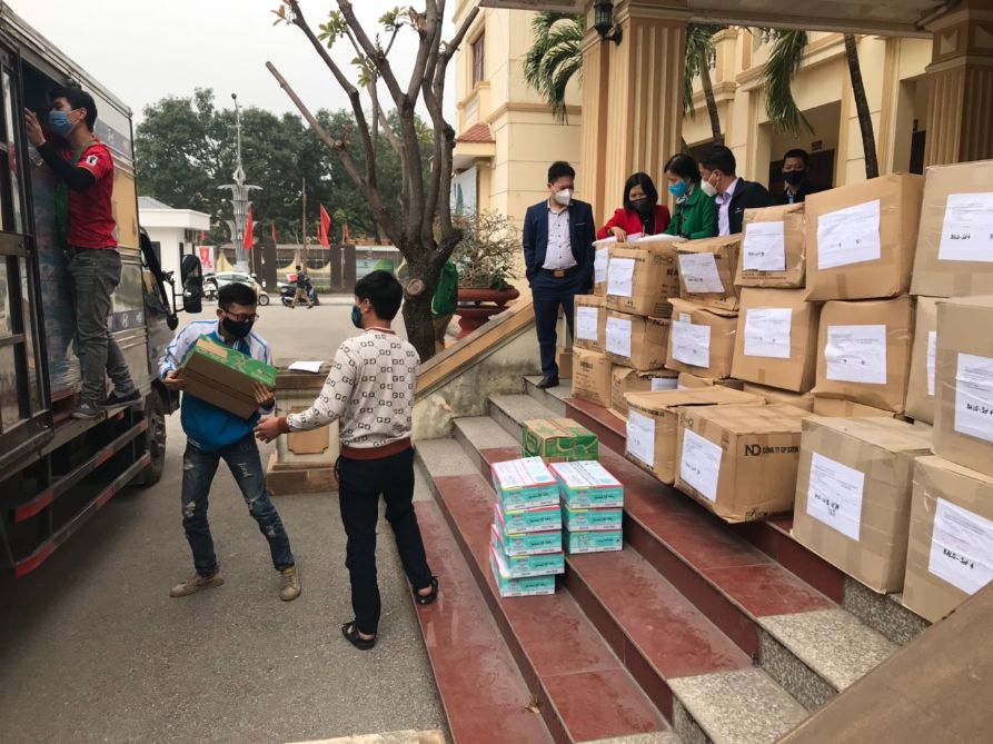 Đại Diện Nestlé Trao Tặng Sản Phẩm Tại Ubnd Huyện Nam Sách, Hải Dương.1