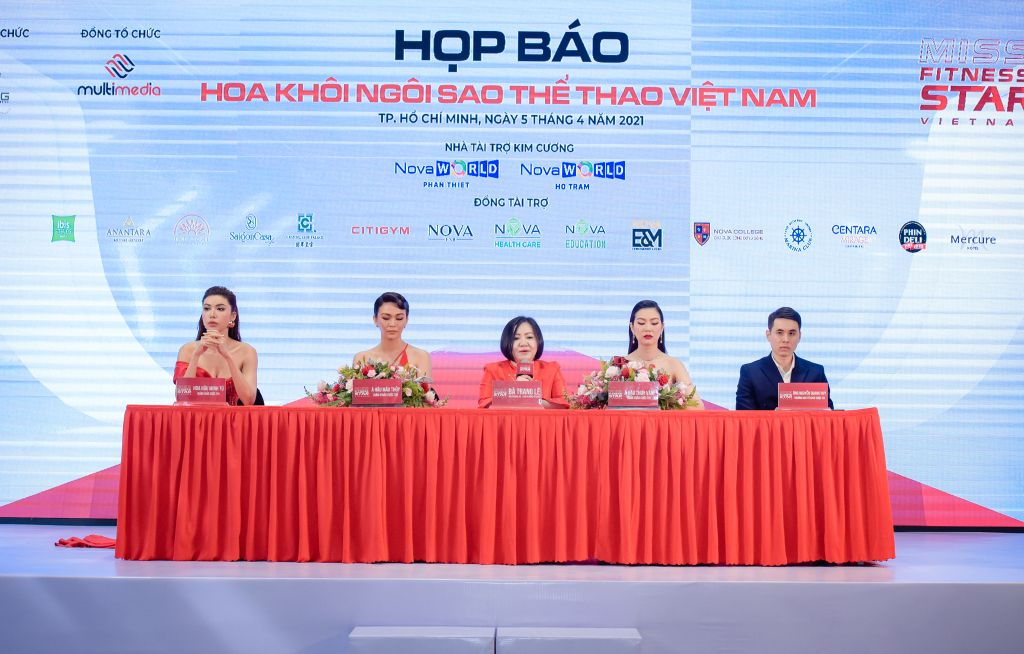 7. Madam Trang Le, Mr Nguyễn Quang Huy & Bộ Ba Mentors Trả Lời Câu Hỏi Phỏng Vấn (3)