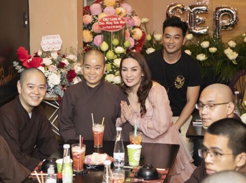 Coco8912 484x360 1 1