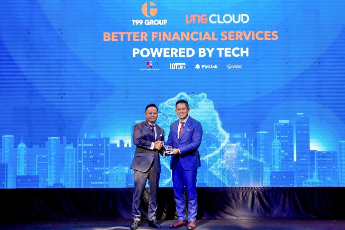 Cu Bat Tay Hop Tac Giua Ong Long T99 Group Ben Trai Va Ong Tri Vng Cloud Ben Phai 1