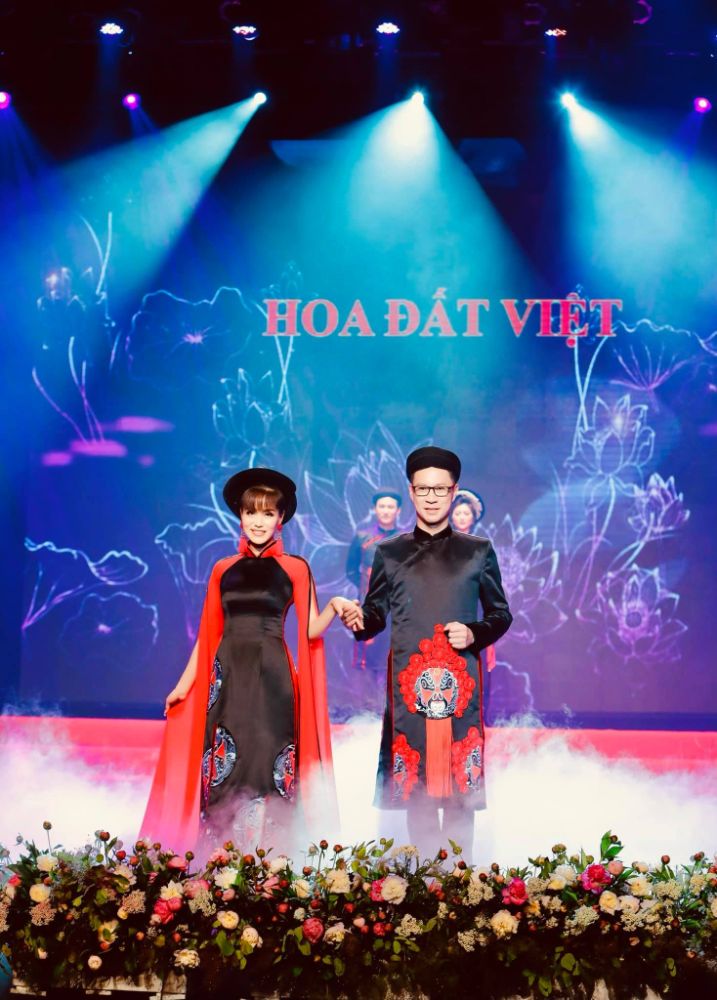 11 3 NTK Việt Hùng mang BST Hoa đất Việt lên sân khấu Hội tụ tinh hoa nghệ thuật Việt