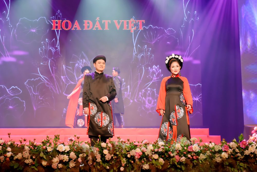 19 2 NTK Việt Hùng mang BST Hoa đất Việt lên sân khấu Hội tụ tinh hoa nghệ thuật Việt
