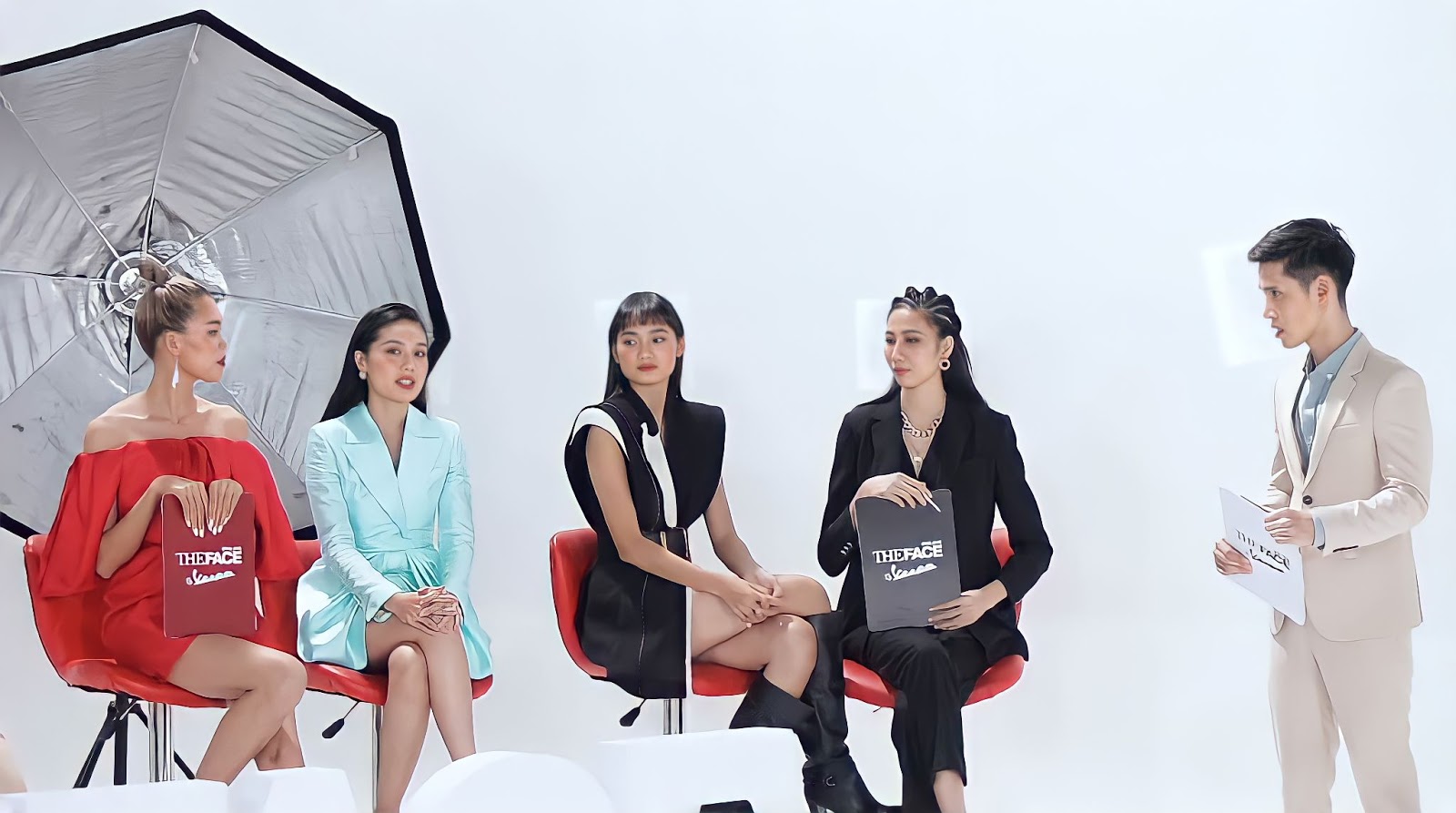 Tap 3 The Face Online Team Mac Trung Kien Dung Truoc Nguy Co Trang Tay 114 5824468 1