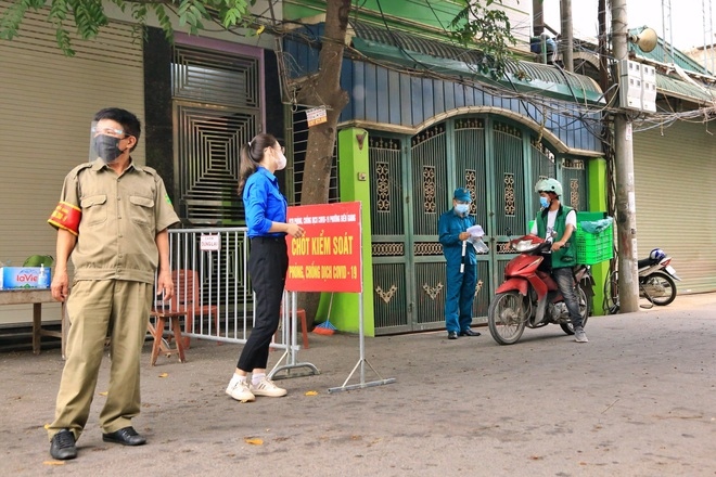 Covid 19 Ha Noi Siet Chat Viec Di Lai Yeu Cau Them Cac Loai Giay To Khi Ra Duong