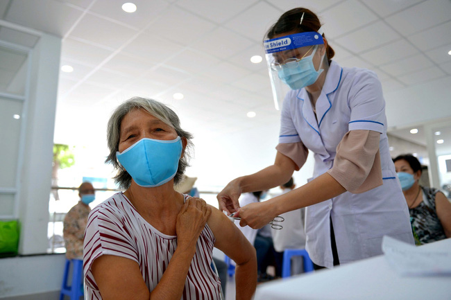 Vnapotalthanhphohochiminhnolucduavaccinedennguoingheocaotuoidienchinhsach5578459 16278035497271304216437 1