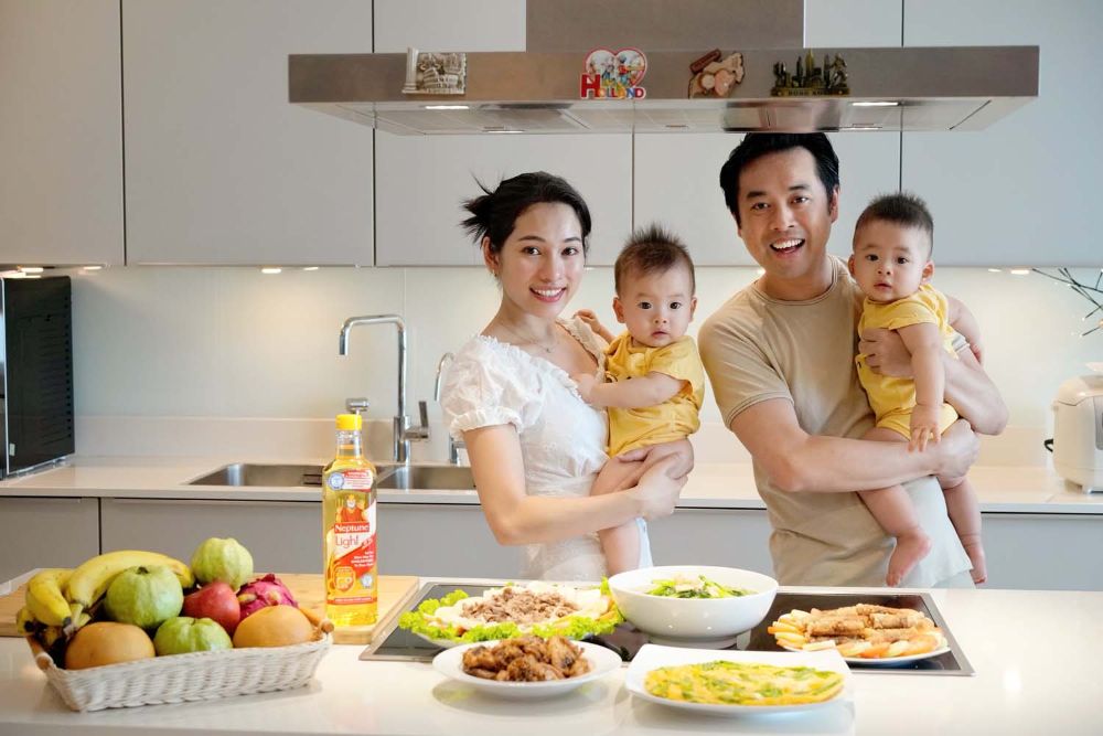 Gia Dinh Duong Khac Linh Sara Luu7 1