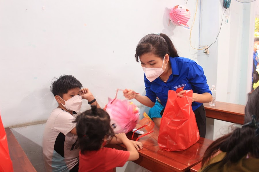 Nestle Viet Nam Phoi Hop Tinh Doan Dong Nai To Chuc Chuong Trinh Trung Thu Cho Tre Em Hoan Canh Kho Khan 2. 1