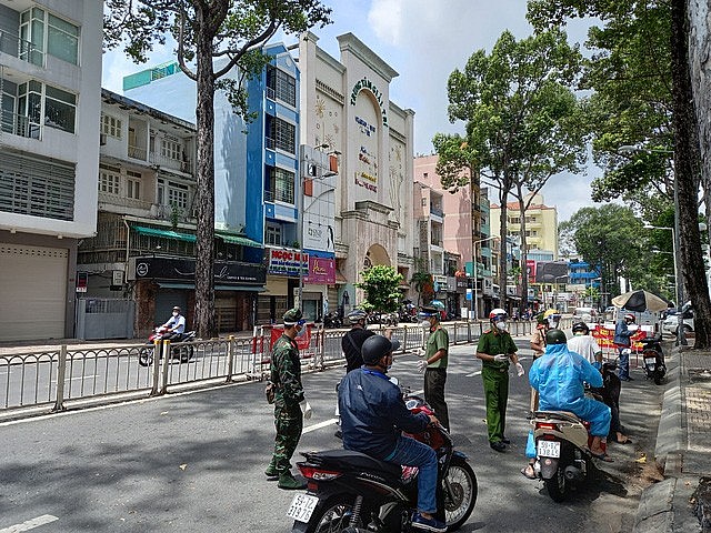 Covid 19 O Viet Nam Toi 269 Them 10011 Ca Mac Moi Tp Ho Chi Minh Van Chua Giam Nhiet 5121 Ca Ha Noi Xay Dung 4 Kich Ban Day Hoc