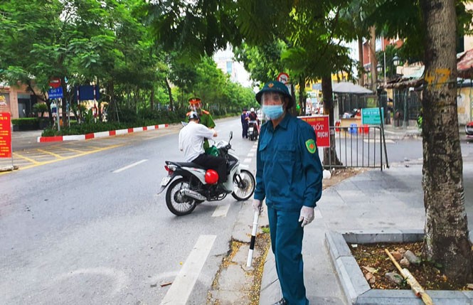 Covid 19 Tai Ha Noi Trua 99