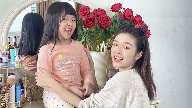 4811 Yeye Nhat Ha Va Con Gai3 1