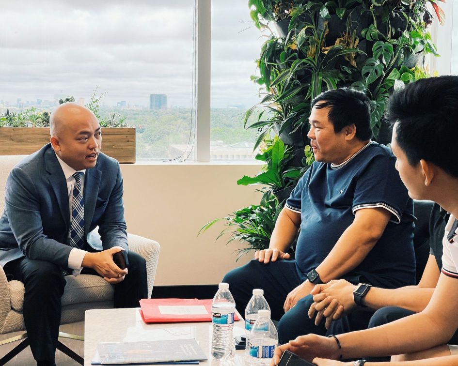 Long Duong Gap Go Cac Doi Tac 1 1