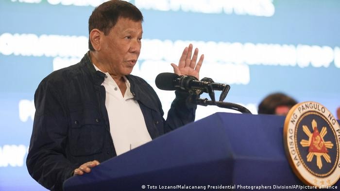 Philippines Tong Thong Duterte Tuyen Bo Se Rut Khoi Chinh Truong