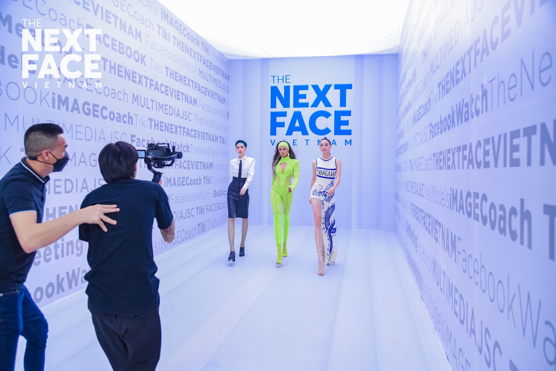 12. Cac Mentor Quay Canh Catwalk2 1