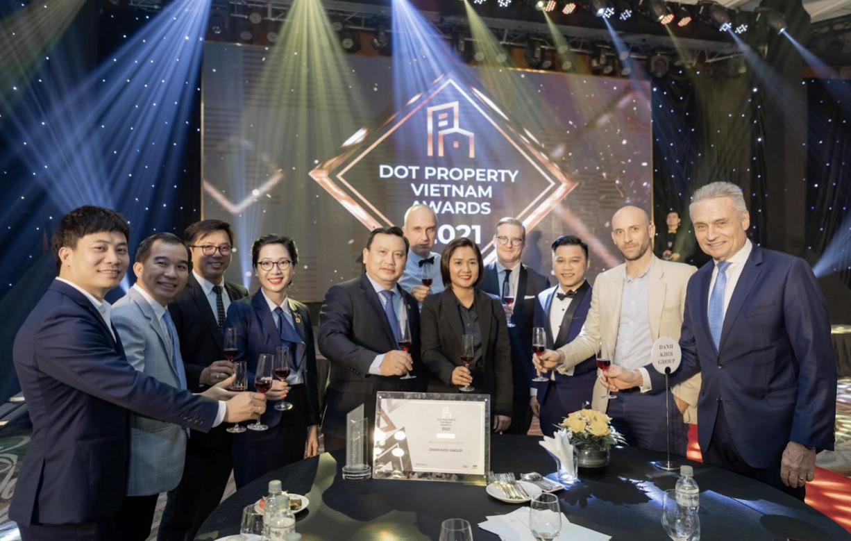 1983a240 0444 4546 9997 7eefa81fc13c 2