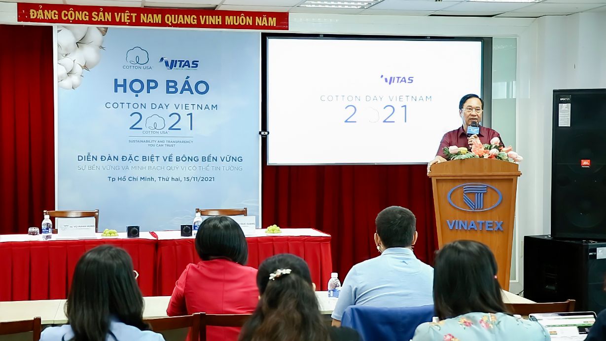 4. Ong Vu Duc Giang – Chu Tich Hiep Hoi Det May Viet Nam 1 1