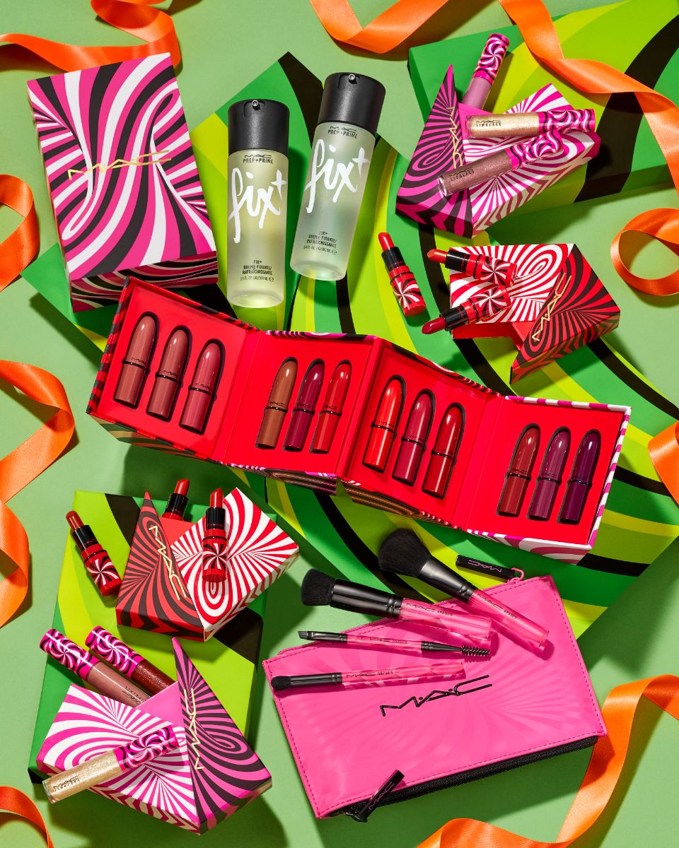 Mac Fy22 Holiday 49 Noamkits Rgb300 1 1 1