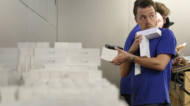 Tiếp nối Google và Facebook, Apple hỗ trợ 1.000 USD cho mỗi nhân viên làm việc tại nhà