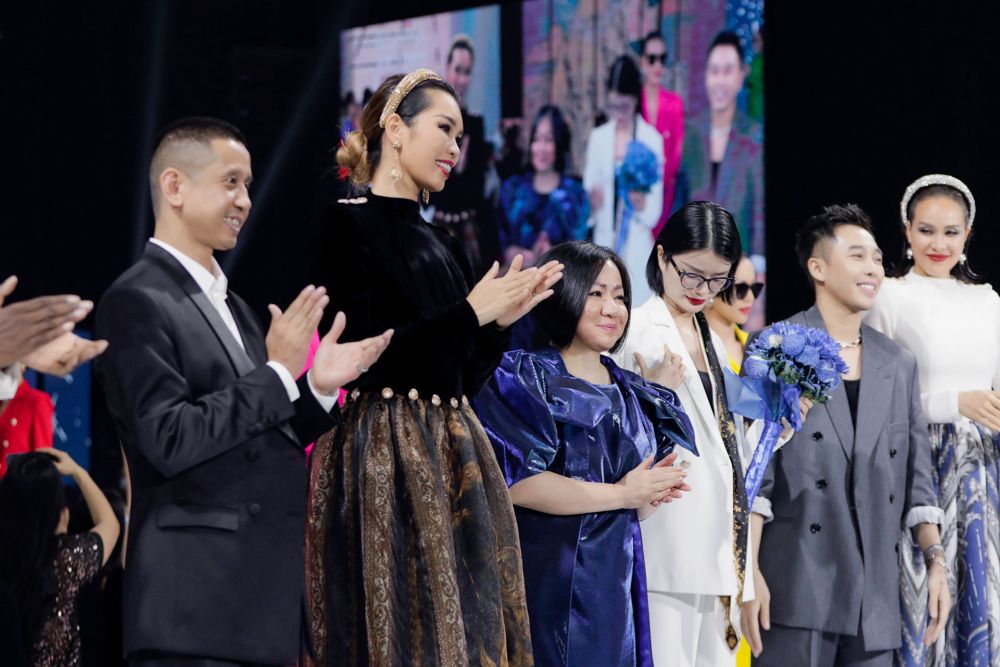 Ba Trang Le Cung 2 Nha Thiet Cua Cua Thuong Hieu I.h.f