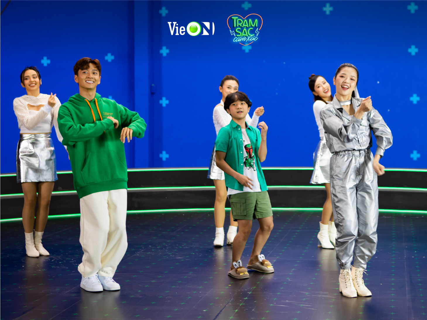 Ngo Kien Huy Bat Ngo Tung Mv Ca Nhac Ket Hop Voi Suni Ha Linh Va Rapper Seachains 2