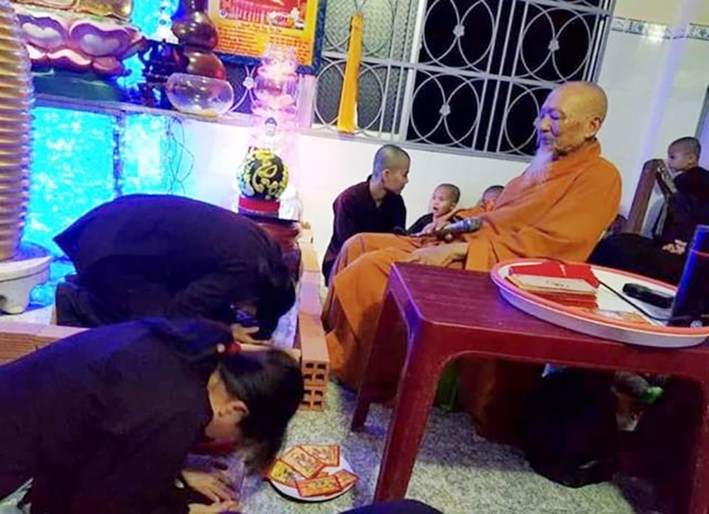 Lat Tay Chieu Tro Kho Tin Cua Tinh That Bong Lai Truc Loi Long Tin Ca Xa Hoi 1