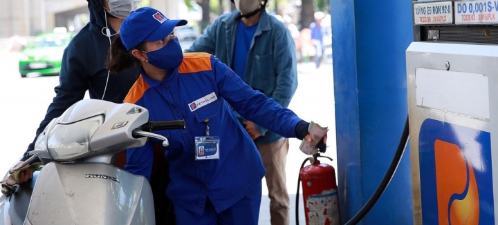 Lan Thu 6 Tang Hon 500 Dong Moi Lit Gia Xang Dat Nhat Lich Su 2