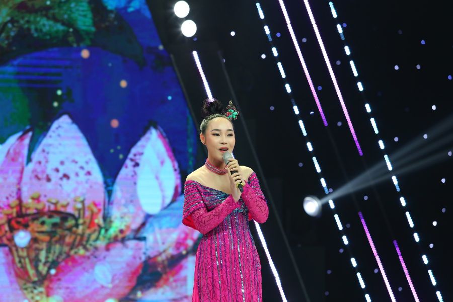 Ly Thu Thao Tam Su Ngay Xuan 38 1 1