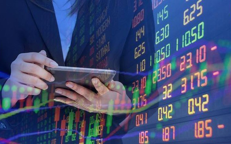 Hang Loat Co Phieu Chung Khoan Va Bat Dong San Giam Kich San Vn Index Rot Gan 26 Diem 2 1