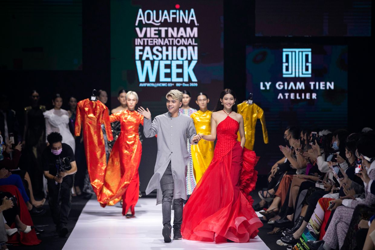8. Nkt Lý Giám Tiền Trở Lại Aquafina Vietnam International Fashion Week Ss 2022 1