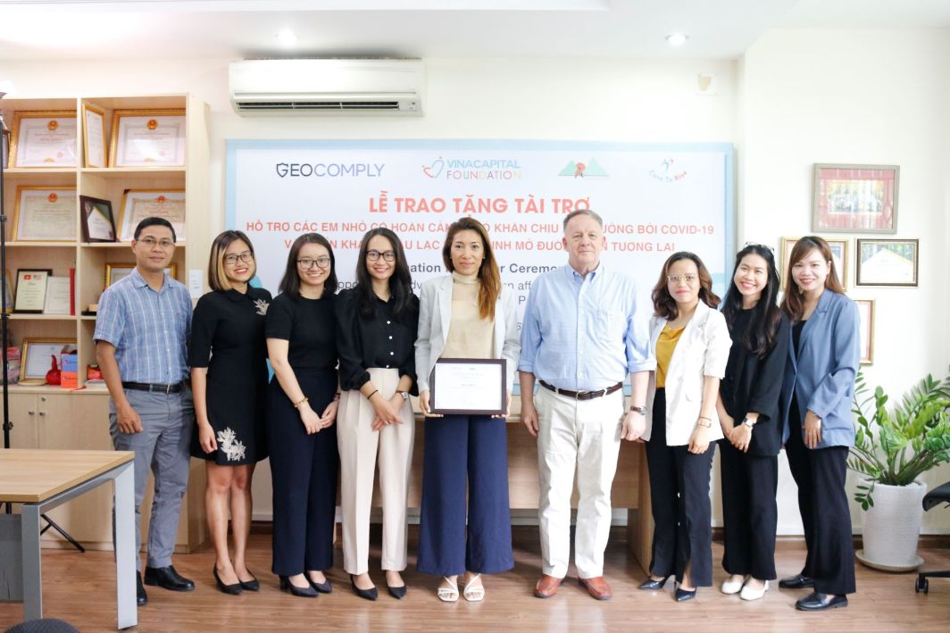 Dại Diện Các Bên Chụp Ảnh Tập Thể 1 1 1
