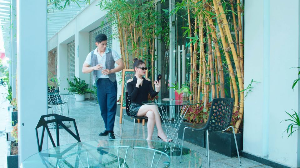 Mặc Dù Hay Chọc Ghẹo Lê Minh Khá Là Quan Tâm Tới Cô Dồng Nghiệp