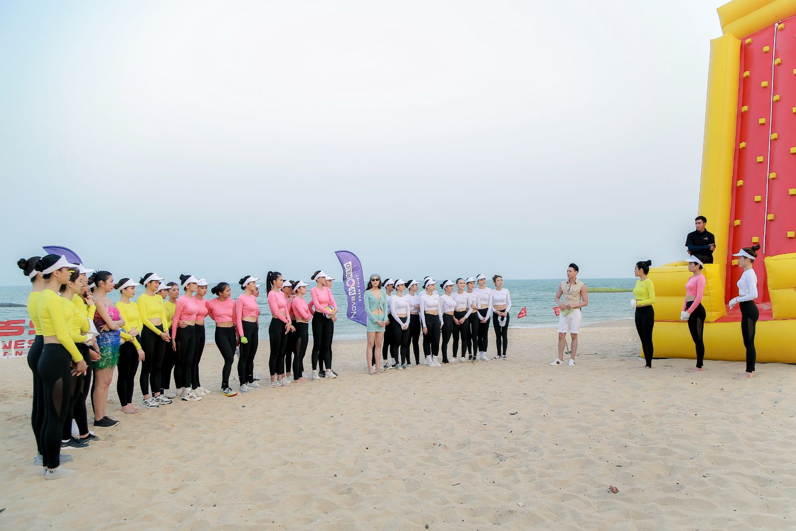 4. Các Thí Sinh Phải Vượt Qua 5 Trạm Thử Thách Vận Dộng Liên Hoàn Trong Thử Thách Chinh Phục 1