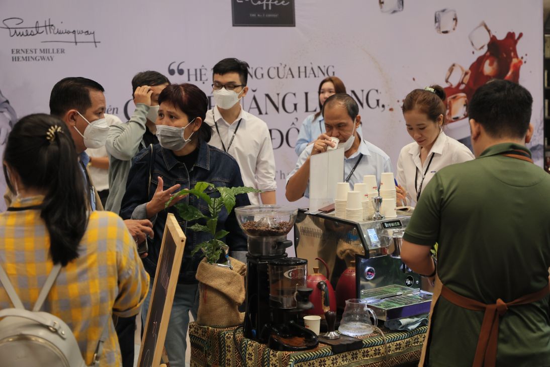 Khách Hàng Tham Quan Tại Chương Trình Cafe Show 2022 4