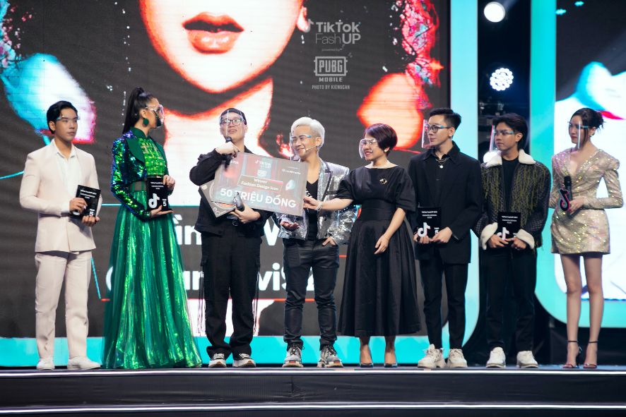 3. Winner Hạng Mục Fashion Design Icon 1