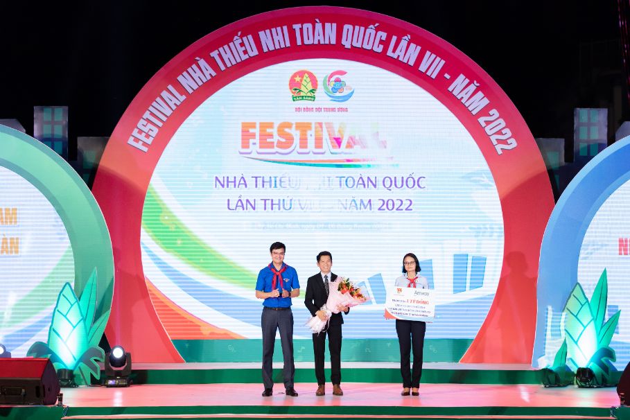 Hình 2 Amway Việt Nam Trao Tặng 1 Tỷ Dồng Cho Thành Doàn Hội Dồng Dội Tp.hcm . 1