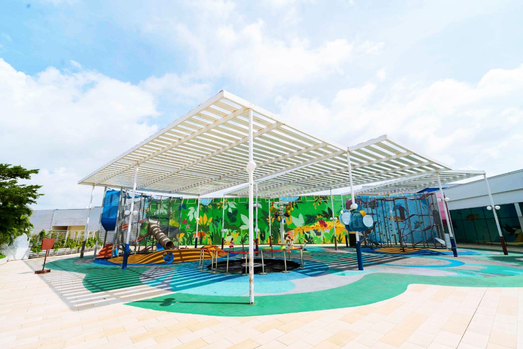 Toàn Cảnh Bức Tranh Tường Tích Hợp Công Nghệ Thực Tế Ảo Ar Tọa Lạc Tại Tttm Vivo City Dược Thực Hiện Bởi Tổ Chức Change Và Wildaid Việt Nam Trong Dự Án Bring T