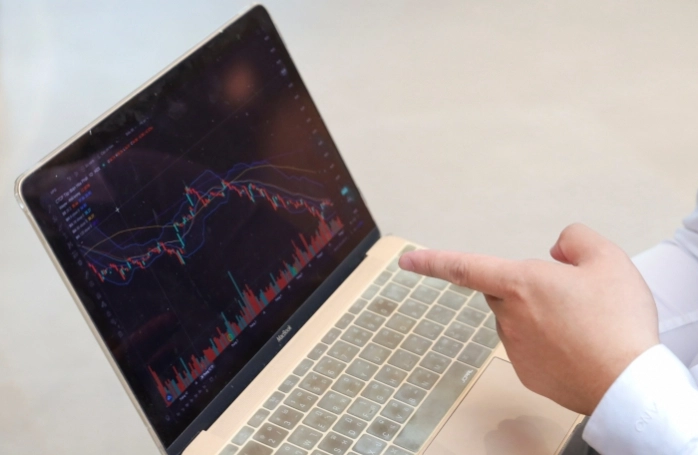 Rot Gan 18 Diem Vn Index Truot Doc Phien Thu 5 Lien Tiep Hang Loat Ma Giam Kich San 1