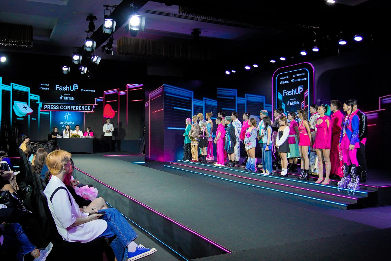 2. Trong Tập 3 Top 16 Thí Sinh Bước Vào Loạt Thử Thách Theo Cá Nhân Dầu Tiên Thử Thách Spotlight Thảm Dỏ Và Thử Thách Tâm Diểm Sân Khấu 1 1