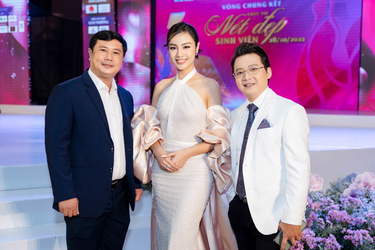 Á Hậu Thủy Tiên Nhà Báo Lê Phước Lập 2 1