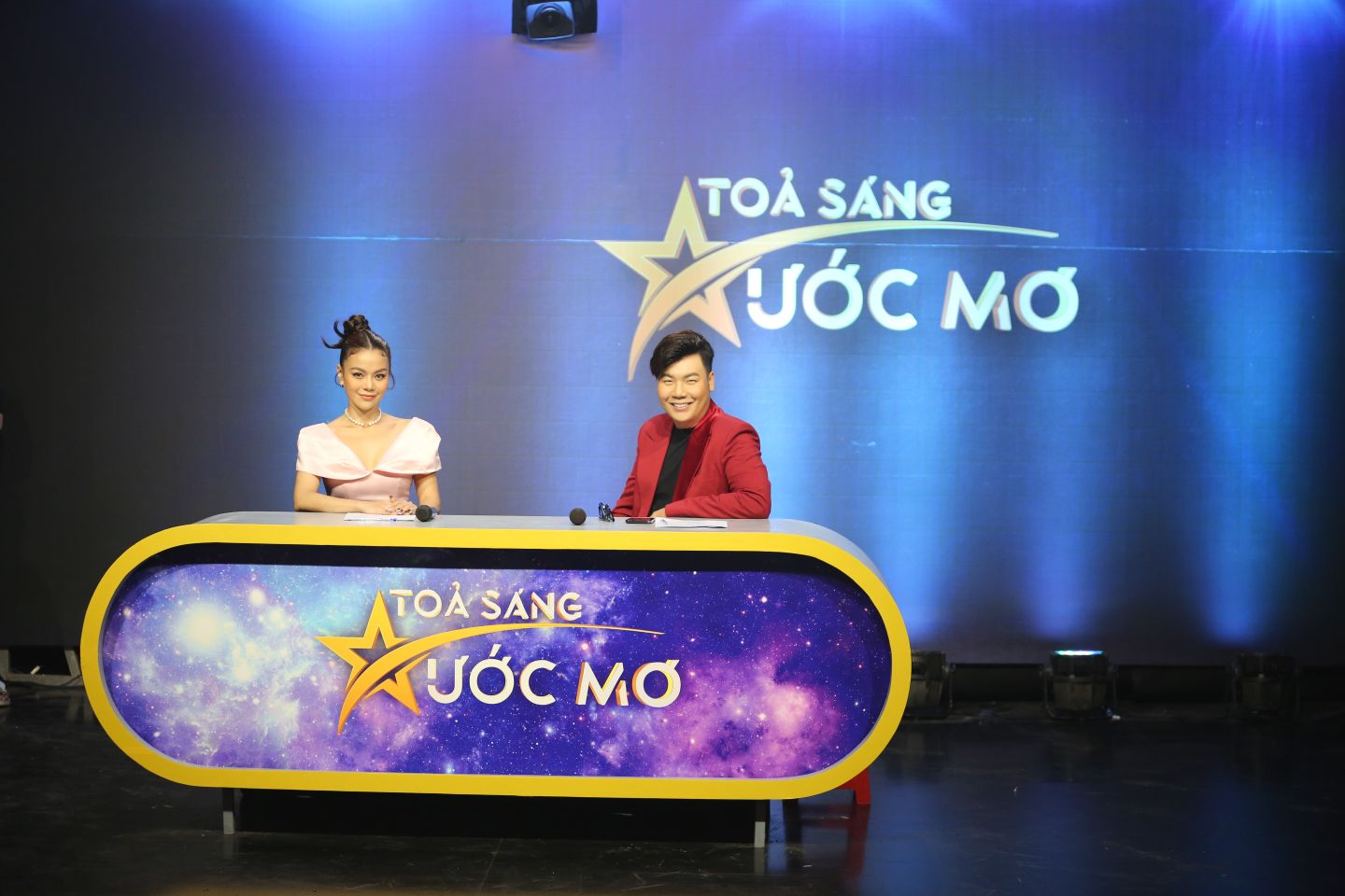 Bộ Dôi Giám Khảo Hamlet Trương Hải Yến Idol 1 1 1