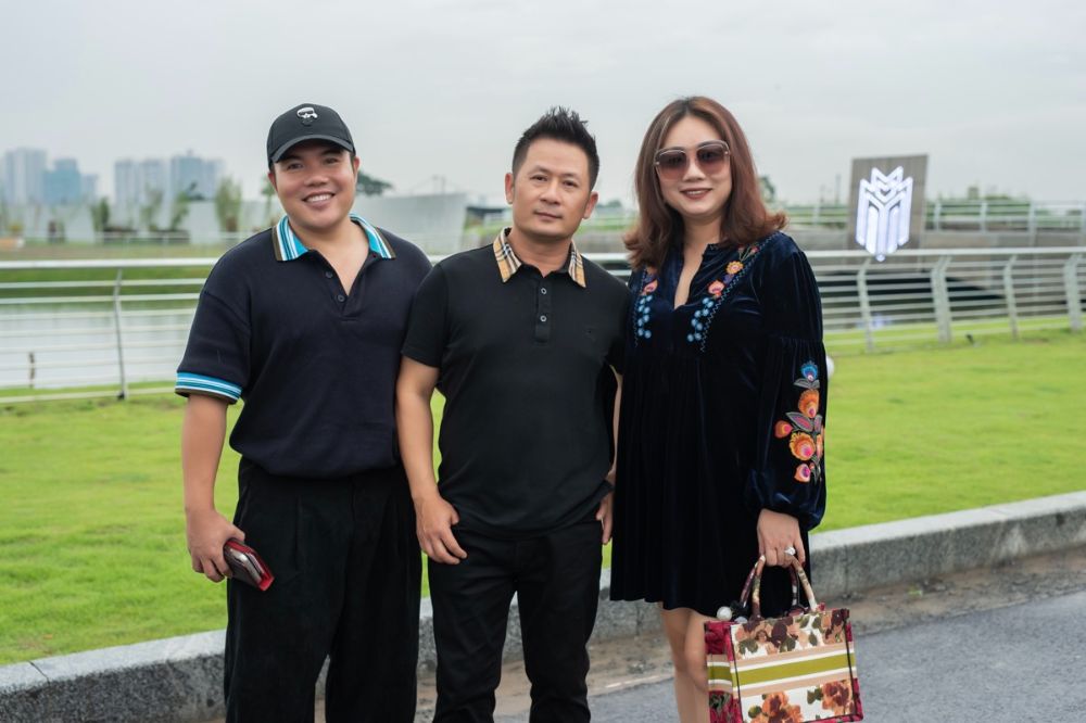 Ca Si Bang Kieu Cung Team Chuan Bi Den Chau Au