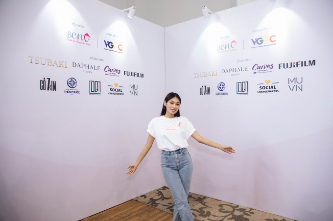 A Hau Thao Nhi Chia Se Ve Ap U Thiet Ke Ao Nguc Danh Cho Nguoi Doan Nhu 5