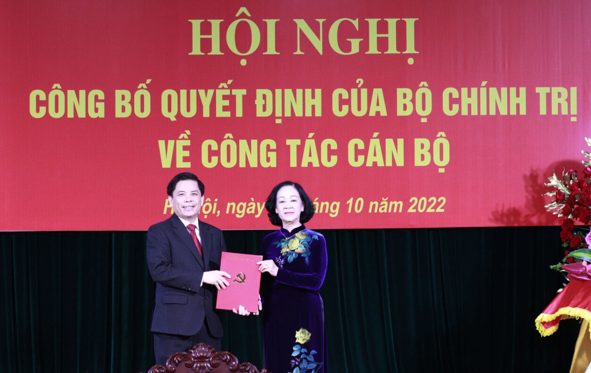 Ong Nguyen Van The Giu Chuc Bi Thu Dang Uy Khoi Cac Co Quan Trung Uong 4 1